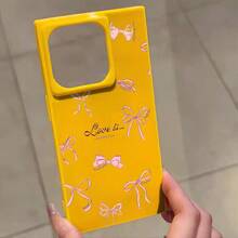 Un hermoso teléfono rosa con un patrón de bloques ingleses rojos, diseñado para los modelos 16 Pro, 16, 15 Pro, 14, 14 Plus, 13, 13 Pro, 12 Pro y 12 Pro, ofrece una cobertura completa a prueba de golpes con una gran apertura, un marco elegante y brillante y excelente - Amarillo - Ver 1