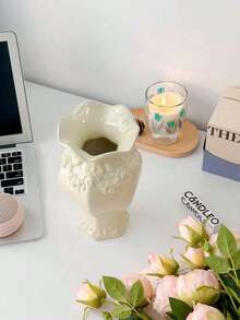 1 pieza Jarrón de cerámica con relieve de estilo francés retro, diseño de rosa tallada redonda, elegante decoración del hogar para mesa, jarrón altamente atractivo para arreglos florales, decoración de sala de estar y dormitorio, jarrón para centros de mesa