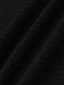 男士黑色纹理长袖T恤，竖条纹面料，简约V领，宽松版型，适合日常穿着，复古风格 - 黑色 - 查看 9