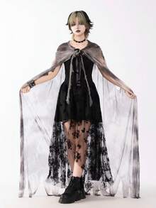 1 áo choàng Halloween có mũ màu đen, 1 áo blouse phù thủy ren, 1 khăn choàng lưới, 1 nơ cổ bèo nhún, họa tiết hoa - A - Xem 3