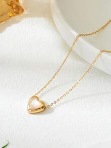 Fashionable Heart-Shaped Synthetic Mother-Of-Pearl Pendant Necklace, Suitable For Weddings And Daily Wear