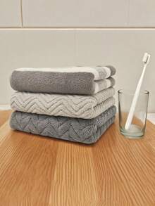 3 件套浴巾 - 条纹淋浴巾 - 27.55 X 55.11 英寸/70 X 140 厘米 - 柔软吸水，干燥效果好 - 带挂环，快干，易悬挂 - 适合所有季节 - 亲肤，不脱落，不褪色 - 浴室淋浴巾套装 - 适用于浴室、美容院、酒店、游泳池、SPA、假日旅行、运动、健身房、海滩返校美容院家用浴室淋浴毛巾适用于美容院、酒店运动、家居必需品、毛巾、皮肤护理