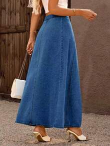 Chân váy denim dài dáng chữ A xòe rộng, chất liệu denim wash màu xanh navy dành cho nữ, có cúc cài phía trước và túi, chất vải không co giãn, thoải mái, thích hợp mặc hàng ngày vào mùa xuân. - Rửa tối - Xem 2