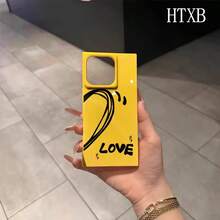 Funda con diseño de corazón, compatible con los modelos 16 Pro, 16, 15 Pro, 14, 14 Plus, 13, 13 Pro, 12 Pro y 12 Pro. Ofrece protección total contra golpes, una amplia abertura, un elegante marco brillante y una estética mejorada. - Amarillo - Ver 7