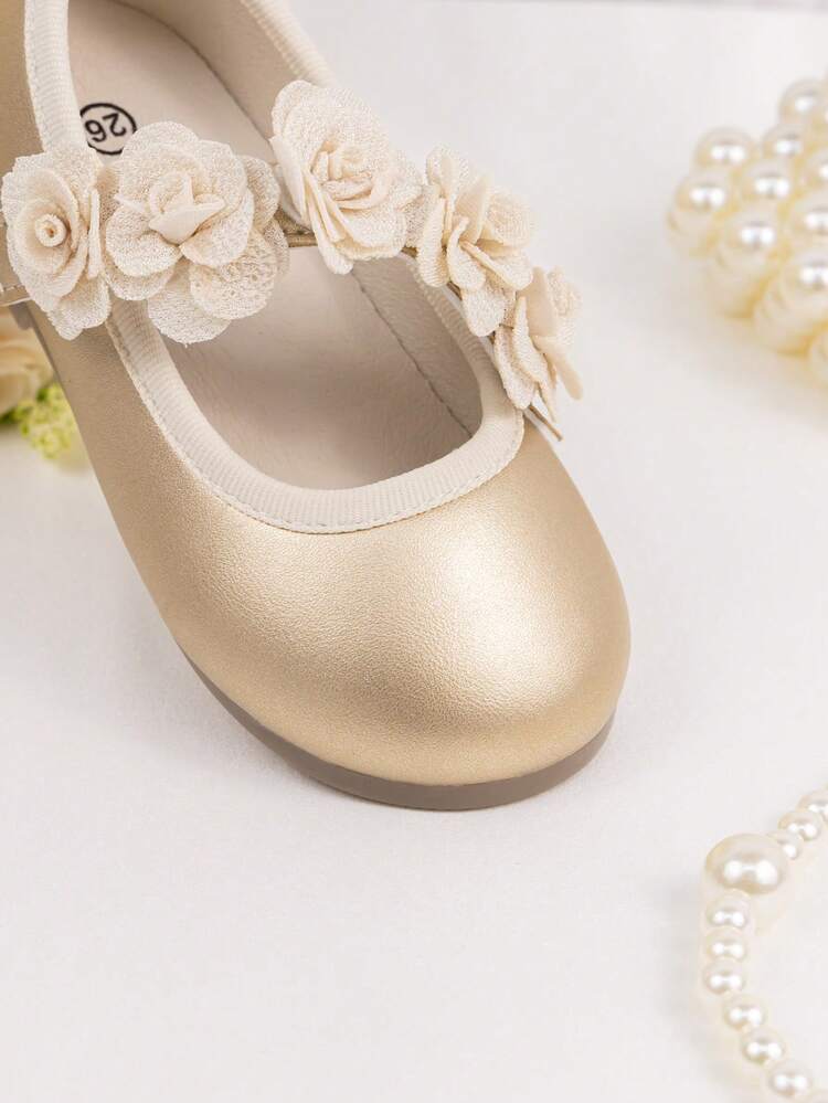 女童金色玛丽珍平底鞋，饰有3D立体花朵，复古优雅公主鞋，适合派对礼服、生日等场合。 - 金色 - 查看 3