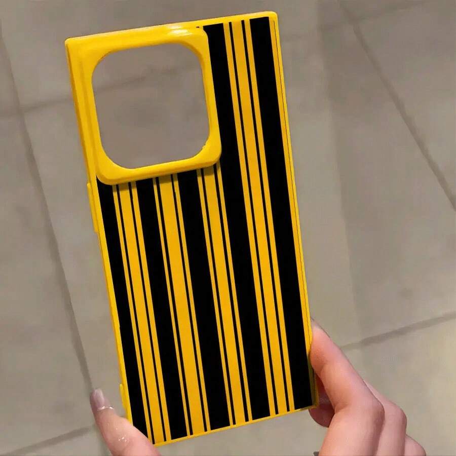Funda con diseño de bloques a rayas negras. Compatible con phone 16 Pro, 16, 15 Pro, 14, 14 Plus, 13, 13 Pro, 12 Pro y 12 Pro. Diseño de cobertura total y protección antigolpes con orificios grandes, marco brillante y elegante. - Amarillo - Ver 1