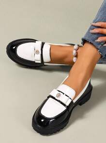 女士水钻装饰厚底乐福鞋，休闲春秋黑白拼接尖头一脚蹬舒适驾车鞋，优雅平底鞋 - 黑與白 - 查看 5