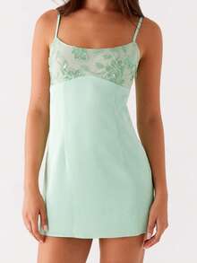 Women's Mini Cami Dress Stylish Sequin Flower Embroidered Square Neck Spaghetti Strap Dress - màu xanh lá - Xem 1