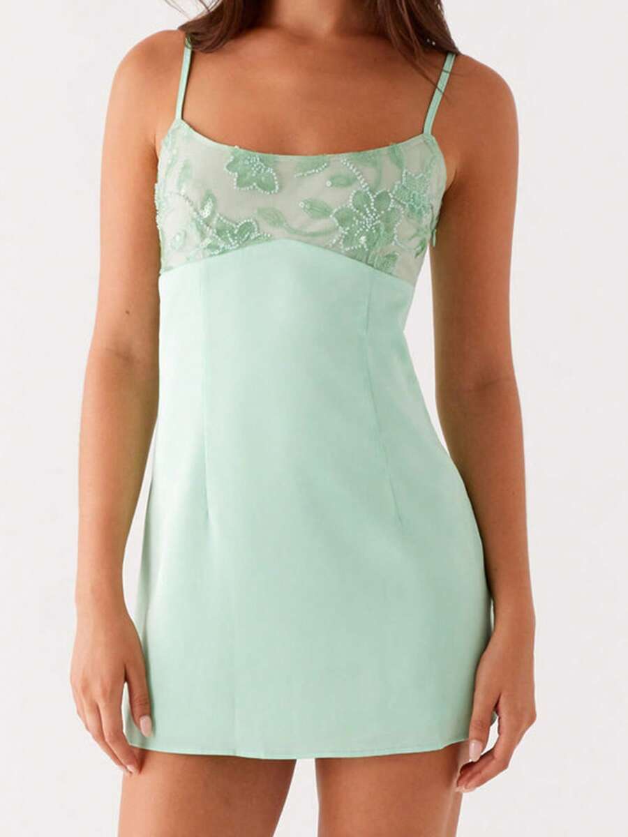Women's Mini Cami Dress Stylish Sequin Flower Embroidered Square Neck Spaghetti Strap Dress - màu xanh lá - Xem 1