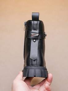 1 双幼儿女童中筒靴，纯色柔软漆皮 PU 皮革，金属扣装饰，内侧金属拉链，前部系带，圆头，厚底，防滑，可爱公主风格皮靴，适合女学生日常、校园、休闲、旅行、节日、秋冬新款 - 黑色 - 查看 4