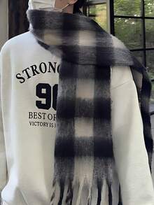 1pc 2025 Autumn/Winter New Grid Simple Thickened Warm Scarf, Warm And Cold Proof Soft Sticky Couple Scarf Shawl, Winter High End Grid Versatile Tassel Scarf, Suitable For Men And Women