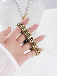 1pc Women's Thin Stainless Steel Gold Watch Band, Compatible With Apple Watch Series 11/10/9/8/7/6/5/4/3/2/1, Size 38mm/40mm/41mm/42mm/44mm/45mm/46mm/49mm, Suitable For Ultra 1/2/3/SE, Replaceable For Original Strap, Best Gift For Girlfriend, Friends And Family On Valentine's Day, Birthday And Mother's Day (Band Only) - Gold - View 8