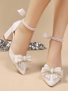 优雅白色仿珍珠 - 饰有蝴蝶结的尖头粗跟鞋 - 时尚别致，适合特殊场合、优雅场合、女士高跟鞋、派对装、婚礼装。 - 白色 - 查看 3