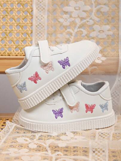 1 双儿童男女通用休闲白色运动鞋，舒适透气卡通刺绣平底学生鞋，时尚校园风格运动鞋