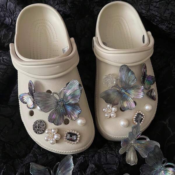 16 piezas Clips de zapato con mariposas y flores de colores oscuros y perlas, accesorios de plástico desmontables DIY, elegantes accesorios florales para decorar zapatos