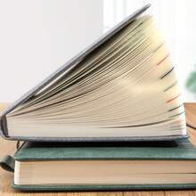 Libro de planificación 2026 - Con planificación diaria, páginas reforzadas y cubierta dura reforzada - Planificador de gestión del tiempo - Oficina, regalos de Año Nuevo o cumpleaños para adultos, apariencia exquisita, cierre con hebilla de metal - A5 - Ver 3