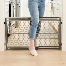 Puerta de  ajustable para bebés de fácil ajuste, de 26 a 42 pulgadas de ancho - 1 - Ver 3