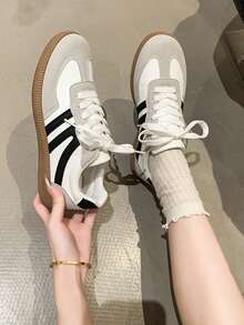 大码女式夏季休闲平底软底防滑拼接户外运动鞋，轻便春秋学生运动鞋