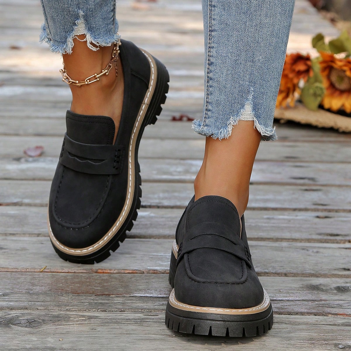 Nuevos mocasines populares para mujer, zapatos casuales de estilo británico con slip-on para primavera/otoño, zapatos planos retro antideslizantes y