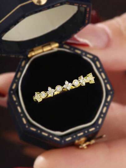 925纯银茉莉花镶嵌钻石戒指，复古宫廷风奢华戒指，小众欧美设计，高端女士戒指，寓意祝福守护，送给女友的奢华礼物