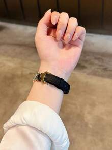 1 Peça Compatível com Pulseira de , Unissex, Pulseira de Metal Dourado com Strass Assimétrico & Preta, Compatível com Apple Watch 38/40/41/42/44/45/49/46mm, Compatível com Apple Watch S10/Ultra/SE/9/8/7/6/5/4/3/2/1, Macia e Confortável, Elegante e Versátil, Adequada para Ocasiões Casuais e de Festa, Acessório - Preto - Visão 5