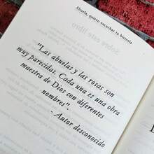 Abuela, yo quiero escuchar tu historia. Memorias Familiares, libro para registrar memorias familiares, hojas dedicadas a anécdotas y cuentos, regalo significativo para abuelas y nietos. - Libro único - Ver 3