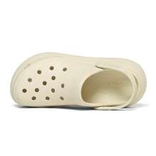 Crocs 女士夏季沙滩镂空拖鞋，休闲百搭日常穿着 - 骨白 - 查看 7