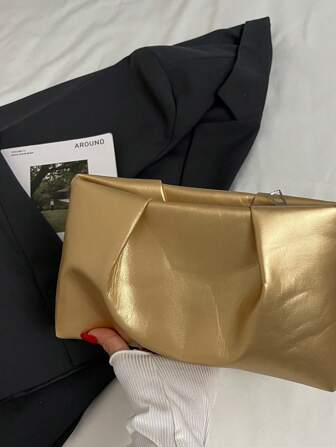 新款春夏时尚纯色手拿包、褶皱云朵包、纯色休闲信封包、化妆包、旅行配件包、内衬包、洗漱包、收纳袋