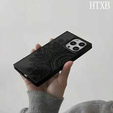 Un teléfono con una gran impresión negra de un patrón de bloques, compatible con los modelos 16 Pro, 16, 15 Pro, 14, 14 Plus, 13, 13 Pro, 12 Pro y 12 Pro. Ofrece protección total contra golpes, una amplia abertura, un elegante marco brillante y una excelente calidad de imagen. - Amarillo - Ver 6