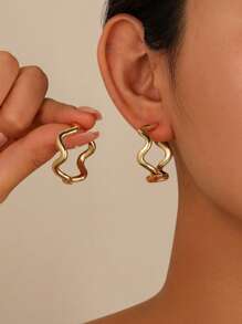 2Pcs Fashionable Minimalist Geometric Hoop Earrings