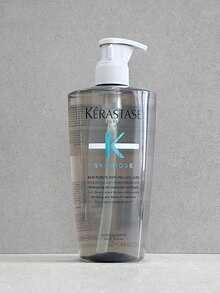Kérastase KERASTASE SYMBIOSE BAIN PURETE ANTI-PELLICULAIRE 洗发水 500ml / 保湿去屑无硫酸盐洗发水，适用于易生头屑的头发和头皮。清洁并滋润头皮和头发 | 适用于易生头屑的头皮 | 无硫酸盐 | 蕴含吡啶硫酮锌 - 500ml - 查看 5