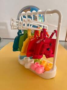 1 قطعة ملابس دمية و 6 قطع شماعات دمية و 1 قطعة حامل عرض، إكسسوارات لدمية مقاس 15/17 سم، سلسلة مفاتيح لملابس ، بذلة عمل، بوت