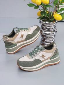 Chaussures de sport extérieur pour femmes, chaussures de course à lacets en maille respirante. Convient pour le mariage, le bureau, le port casual en toutes saisons. Disponible en rose, kaki, noir, gris argent - Vert - Voir 5