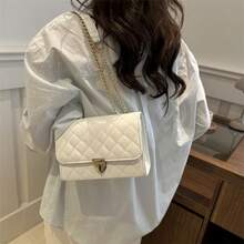 Este bolso de hombro informal, compacto y ligero para mujer presenta un diseño de solapa cuadrada, ideal para adolescentes, mujeres, estudiantes universitarias, principiantes y profesionales. Es ideal para diversas ocasiones, como la oficina, la universidad, el trabajo, los negocios, los desplazamientos y los viajes. - Negro - Ver 6