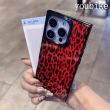 Un teléfono con un diseño de patrones de bloques con manchas rojas y negras, compatible con los modelos 16 Pro, 16, 15 Pro, 14, 14 Plus, 13, 13 Pro, 12 Pro y 12 Pro. Ofrece una cobertura completa a prueba de golpes con una gran apertura, un marco elegante y brillante y mejorado. - Negro - Ver 3