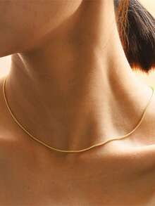 1 pieza Elegante collar de cadena de acero inoxidable con diseño de hueso de serpiente, color dorado, adecuado para uso diario de mujeres, cumpleaños, combinación para fiestas, regalo para amigos