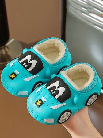 1 par de zapatos planos con forro de peluche y diseño de dibujos animados para niños, adecuados para usar como pantuflas en interiores y para el invierno en exteriores