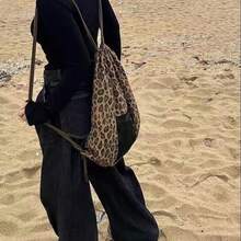 美式复古背包 2024 新款大容量抽绳豹纹背包多功能休闲包，学院风上学背包，便携旅行包，适合节日海滩度假用品，夏季旅行必备，适合前往医院、宿舍、学校、度假酒店，旅行必备物品。 - 彩色 - 查看 11