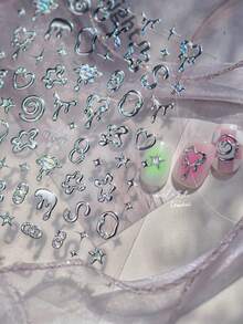 1 pieza Pegatina de uñas metálica con forma de corazón en dorado y plateado, pegatina de uñas 5D con forma de corazón para decoración DIY sin necesidad de decorar las uñas - Plateado - Ver 2