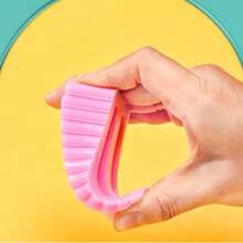 1pc Silicone Door Stopper, Flexible Rubber Door Stop For Indoor Outdoor Use, Prevents Door Damage And Floor Scratching, Easy To Install Without Tools Required, Durable Weather Resistant Long Lasting Material, Ideal For Home Office Hotel School Use, Keeps Your Space Quiet (Random Color) - 隨機顏色 - 查看 5