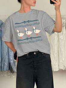 夏季女装丝带蝴蝶结花卉和鹅印花圆领短袖休闲简约百搭T恤，复古趣味花卉丝带鹅，舒适彩色上衣，适合日常穿着，舒适透气