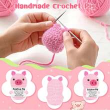 1 pièce Poupée en peluche tissée à la main de petit cochon avec des mots encourageants, pouvant être offerts comme petits cadeaux aux amis et à la famille. Un design de poupée adorable et des mots encourageants très chaleureux et doux ! Ces poupées adorables seront toujours vos amies et vous feront vous sentir détendu et heureux ! Ornements décoratifs pour la maison et le bureau, ornements tricotés mignons très adaptés pour le salon et le bureau - Multicolore - Voir 3