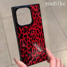 Un teléfono con un diseño de patrones de bloques con manchas rojas y negras, compatible con los modelos 16 Pro, 16, 15 Pro, 14, 14 Plus, 13, 13 Pro, 12 Pro y 12 Pro. Ofrece una cobertura completa a prueba de golpes con una gran apertura, un marco elegante y brillante y mejorado. - Negro - Ver 2