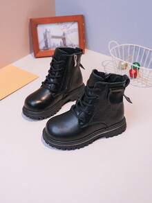 1 双儿童新款 3D 花卉压花靴，黑色 PU 设计，心形拉链，厚底，适合儿童，四季皆宜，通勤，度假，聚会