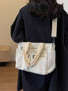 新款时尚经典学院风休闲多口袋大容量双手柄单肩特别保暖。特别适合校园、办公室、日常搭配、约会、逛街、购物、外出、送礼