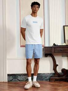 男士夏季字母印花圆领短袖休闲 T 恤和短裤套装，街头潮流