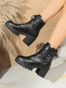 Botas Femininas Estilosas de 8 Furos, Botas Cano Médio Estilo Britânico, Botas Curtas Versáteis e da Moda para Mulheres no Inverno de 2025, Botas de Motociclista com Salto Grosso e Alto