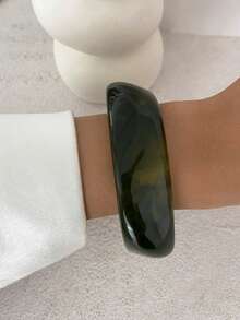 1 chiếc vòng tay nhựa Acrylic phong cách Punk cổ điển, vòng tay dày thời trang tối giản, phóng đại, phù hợp để đeo hàng ngày cho phụ nữ, tụ tập bạn bè, quà tặng ngày lễ, tiệc cưới (Họa tiết màu trên vòng tay là ngẫu nhiên và có thể khác so với sản phẩm thực tế) - Vòng tay thời trang phóng đại - Xem 4