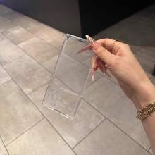 Funda cuadrada de TPU con orificio grande y diseño cúbico, compatible con los modelos 12 a 16 Pro y Plus. Cuenta con una superficie brillante y es resistente a caídas, ideal para regalar en Navidad o cumpleaños. - transparente - Ver 1
