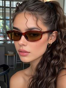 1副女士复古猫眼小框时尚眼镜，时尚百搭，适合街头风格，日常佩戴，也是夏季海滩度假、户外活动、旅行以及返校季的学院风礼物之选。